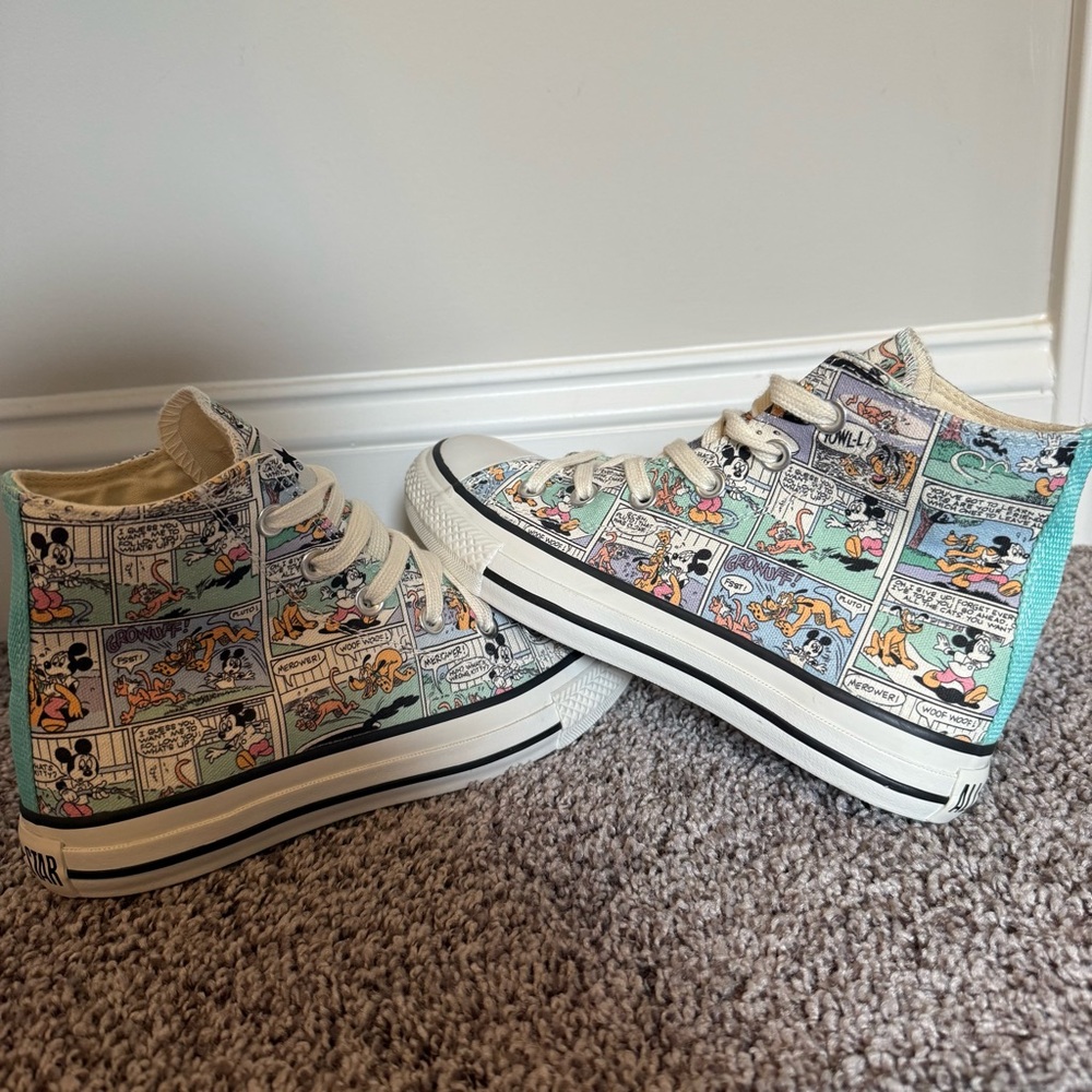 NWOT Limited Edition Disney Comic Converse - Picture 2 of 9